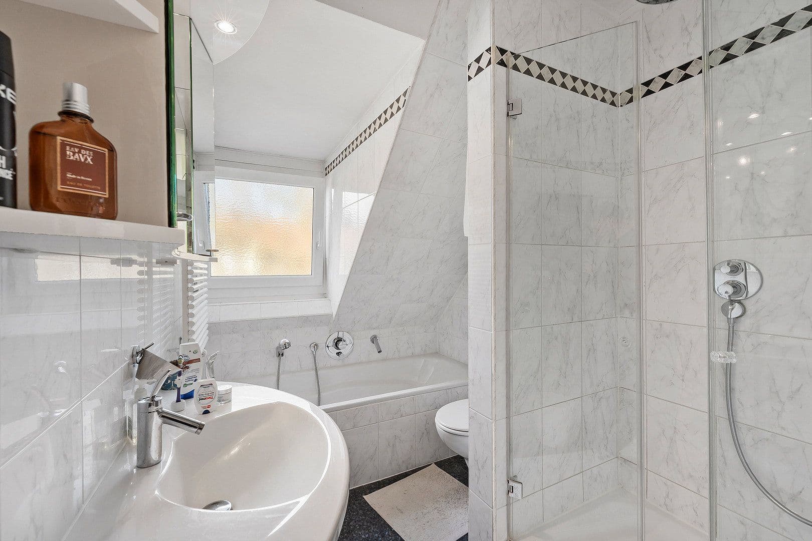 Pronájem bytu 1+1 12 m², Aidenbachstr.122, München, Bavorsko Pronájem bytu 1+1 12 m², Aidenbachstr.122, München, Bavorsko