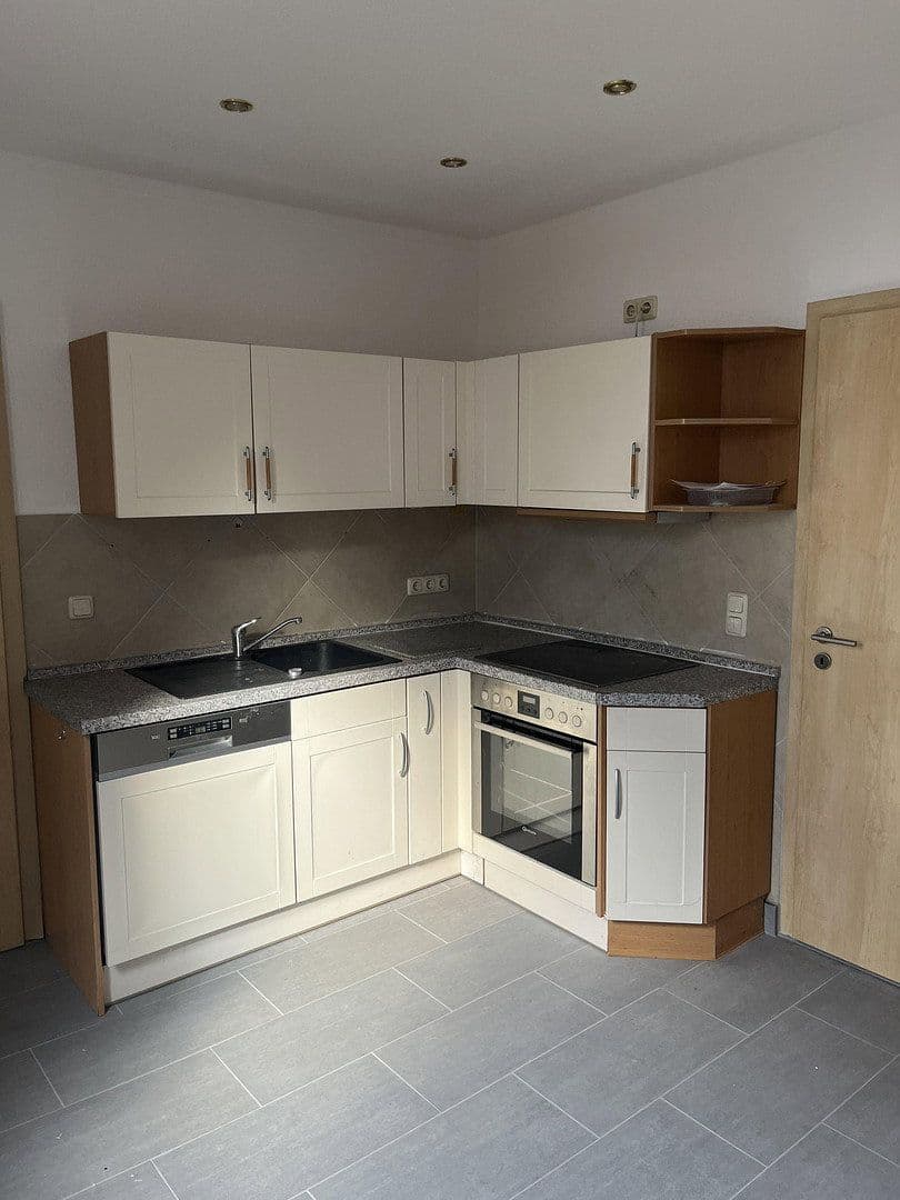Pronájem bytu 2+1 81 m², Pechauer Straße 1, Magdeburg, Sasko-Anhaltsko Pronájem bytu 2+1 81 m², Pechauer Straße 1, Magdeburg, Sasko-Anhaltsko