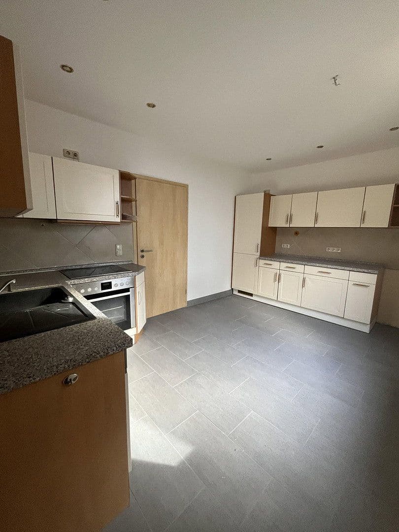 Pronájem bytu 2+1 81 m², Pechauer Straße 1, Magdeburg, Sasko-Anhaltsko Pronájem bytu 2+1 81 m², Pechauer Straße 1, Magdeburg, Sasko-Anhaltsko