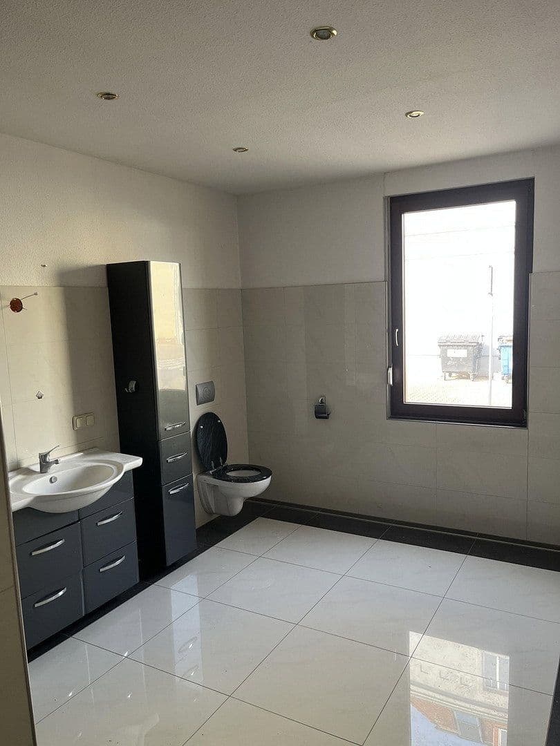 Pronájem bytu 2+1 81 m², Pechauer Straße 1, Magdeburg, Sasko-Anhaltsko Pronájem bytu 2+1 81 m², Pechauer Straße 1, Magdeburg, Sasko-Anhaltsko