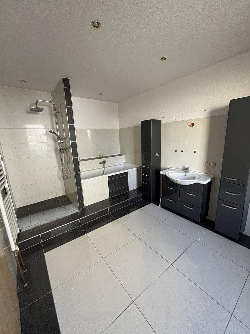 Pronájem bytu 2+1 81 m², Pechauer Straße 1, Magdeburg, Sasko-Anhaltsko Pronájem bytu 2+1 81 m², Pechauer Straße 1, Magdeburg, Sasko-Anhaltsko