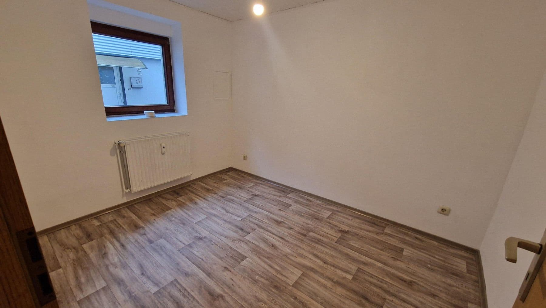 Pronájem domu 60 m², pozemek 1 m², Betzdorf, Porýní-Falc Pronájem domu 60 m², pozemek 1 m², Betzdorf, Porýní-Falc
