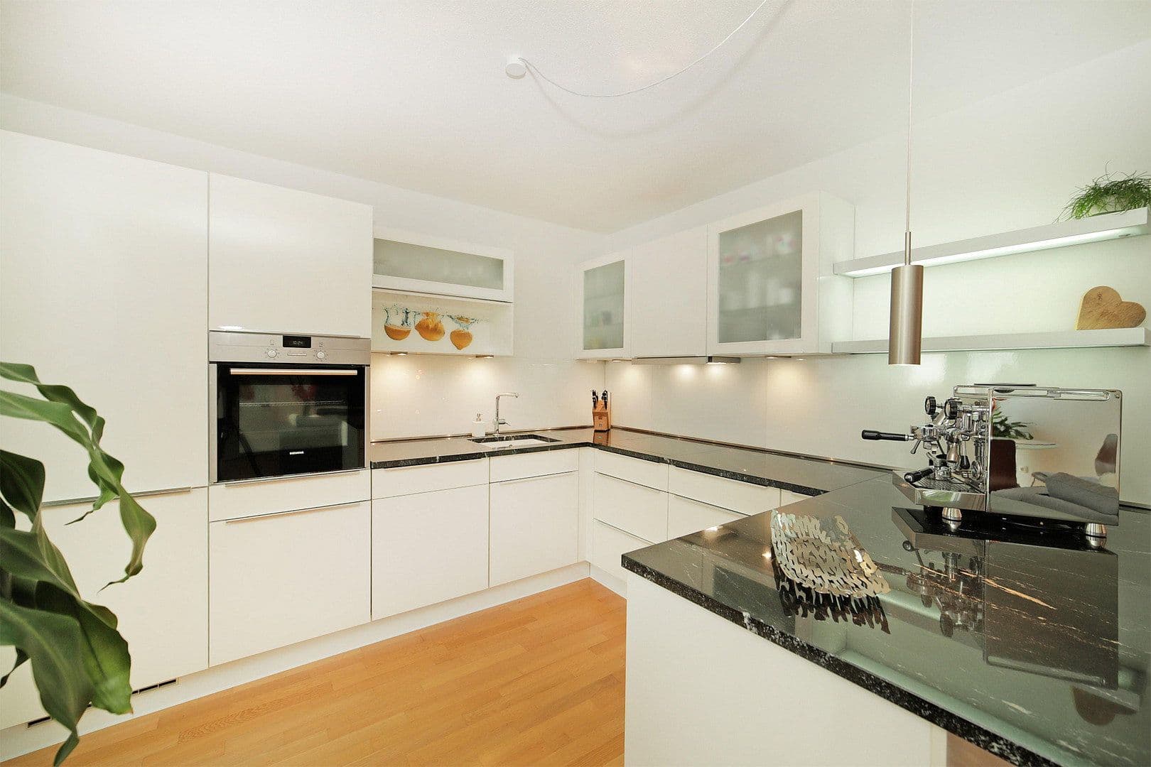 Prodej bytu 4+1 95 m², Federseestraße 13a, München, Bavorsko Prodej bytu 4+1 95 m², Federseestraße 13a, München, Bavorsko