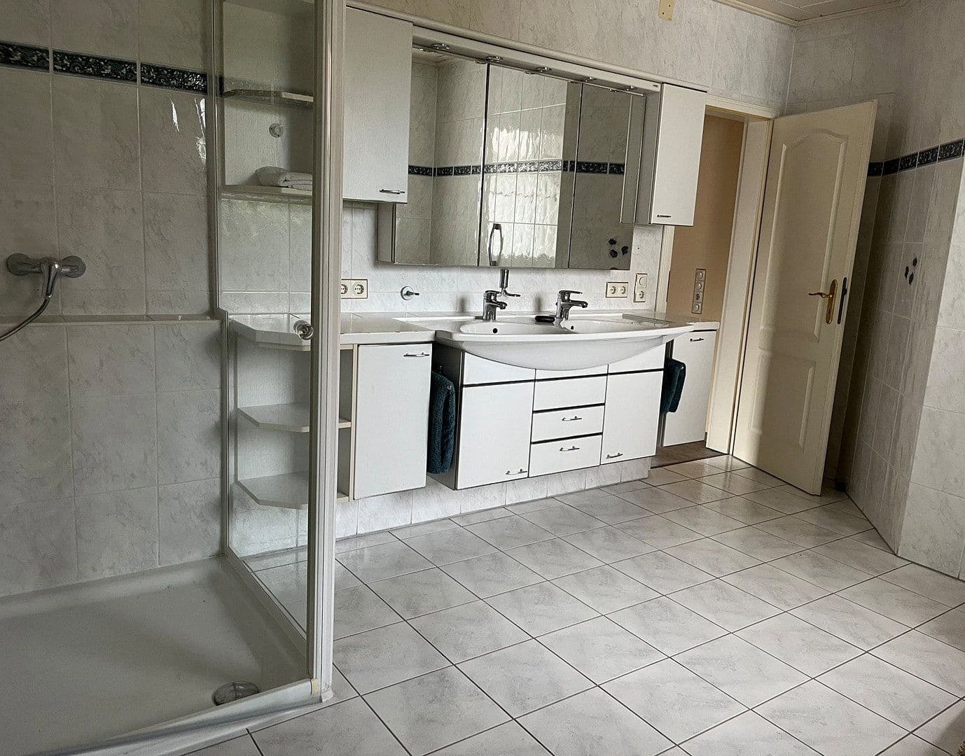 Prodej domu 190 m², pozemek 1.200 m², Frellstedt, Dolní Sasko Prodej domu 190 m², pozemek 1.200 m², Frellstedt, Dolní Sasko