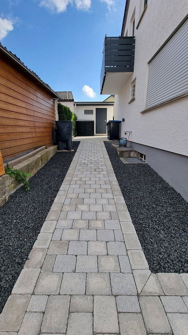 Pronájem bytu 3+1 101 m², Konrad-Adenauer-Straße 3, Rottenburg am Neckar, Bádensko-Württembersko Pronájem bytu 3+1 101 m², Konrad-Adenauer-Straße 3, Rottenburg am Neckar, Bádensko-Württembersko