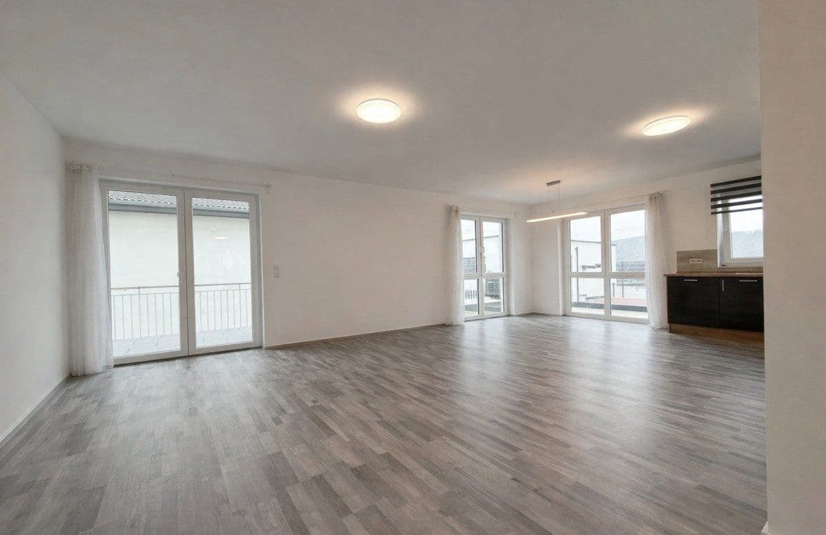 Prodej bytu 4+1 105 m², Kopernikusstraße 14, Weikersheim, Bádensko-Württembersko Prodej bytu 4+1 105 m², Kopernikusstraße 14, Weikersheim, Bádensko-Württembersko