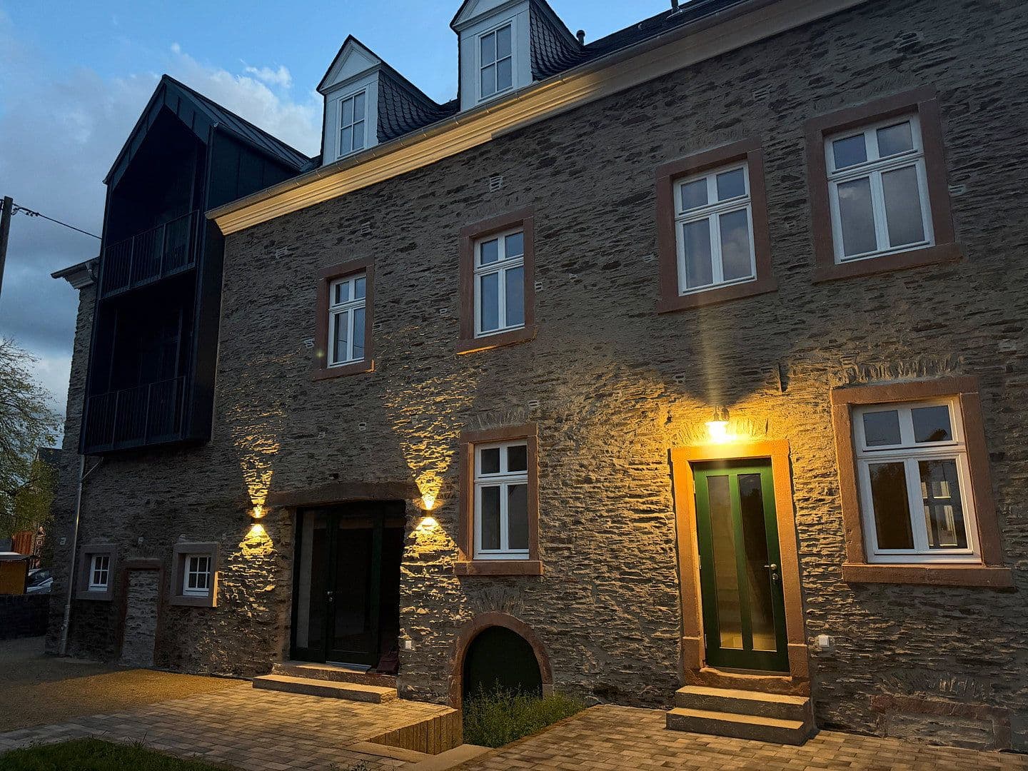 Pronájem bytu 5+kk 146 m², Moselstraße 6, Osann-Monzel, Porýní-Falc Pronájem bytu 5+kk 146 m², Moselstraße 6, Osann-Monzel, Porýní-Falc