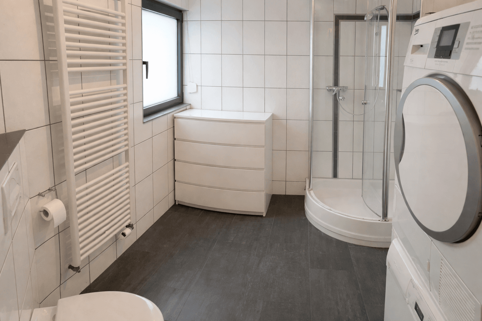 Pronájem bytu 3+1 110 m², Neckarstr.6, Mönchengladbach, Severní Porýní-Vestfálsko Pronájem bytu 3+1 110 m², Neckarstr.6, Mönchengladbach, Severní Porýní-Vestfálsko