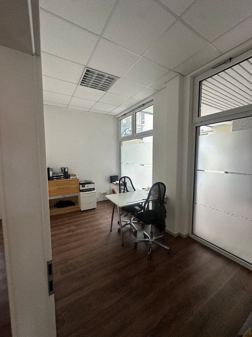 Pronájem nebytového prostoru 90 m², Alte Heerstr. 16, Kaarst, Severní Porýní-Vestfálsko Pronájem nebytového prostoru 90 m², Alte Heerstr. 16, Kaarst, Severní Porýní-Vestfálsko