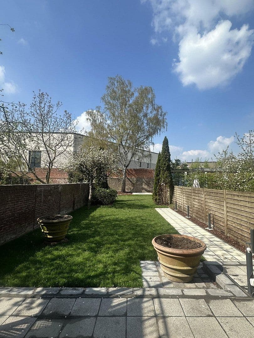 Pronájem bytu 4+1 162 m², Neuss, Severní Porýní-Vestfálsko Pronájem bytu 4+1 162 m², Neuss, Severní Porýní-Vestfálsko