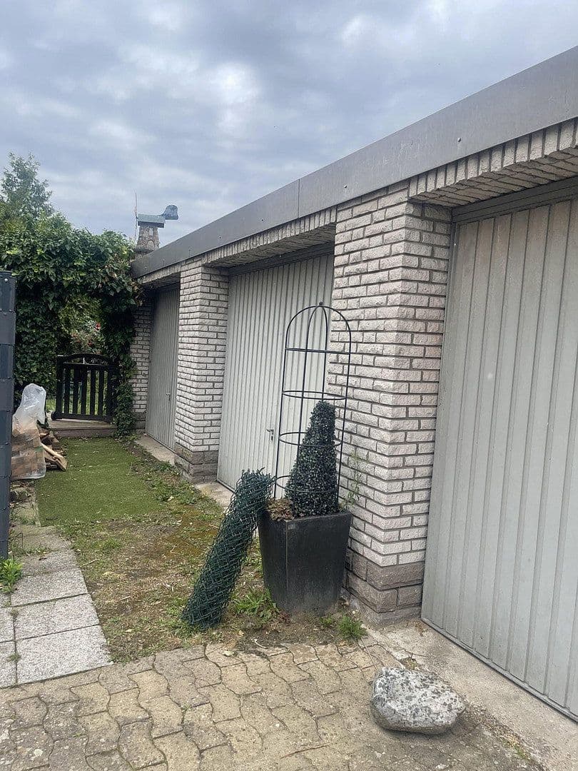 Prodej domu 199 m², pozemek 660 m², Lehrte, Dolní Sasko Prodej domu 199 m², pozemek 660 m², Lehrte, Dolní Sasko