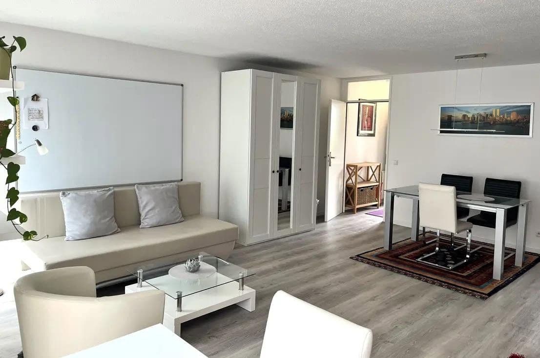Pronájem bytu 1+1 42 m², Leipzig, Sasko Pronájem bytu 1+1 42 m², Leipzig, Sasko