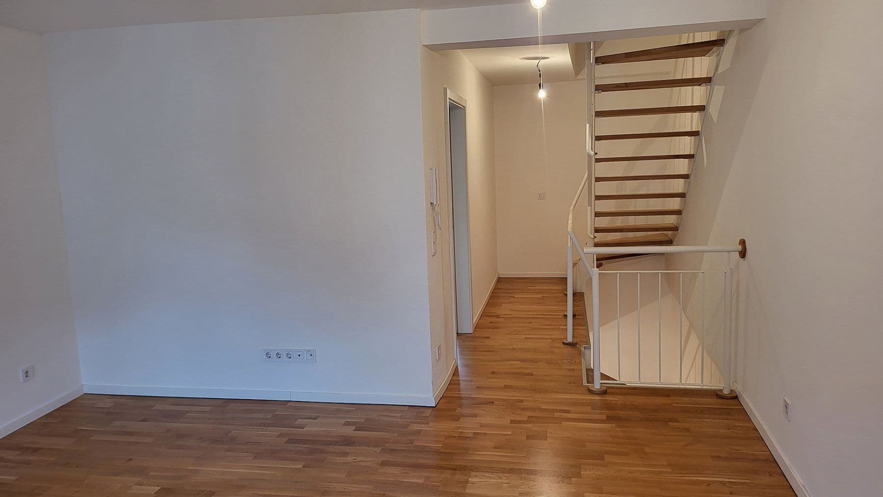Pronájem bytu 4+1 84 m², Landshut, Bavorsko Pronájem bytu 4+1 84 m², Landshut, Bavorsko