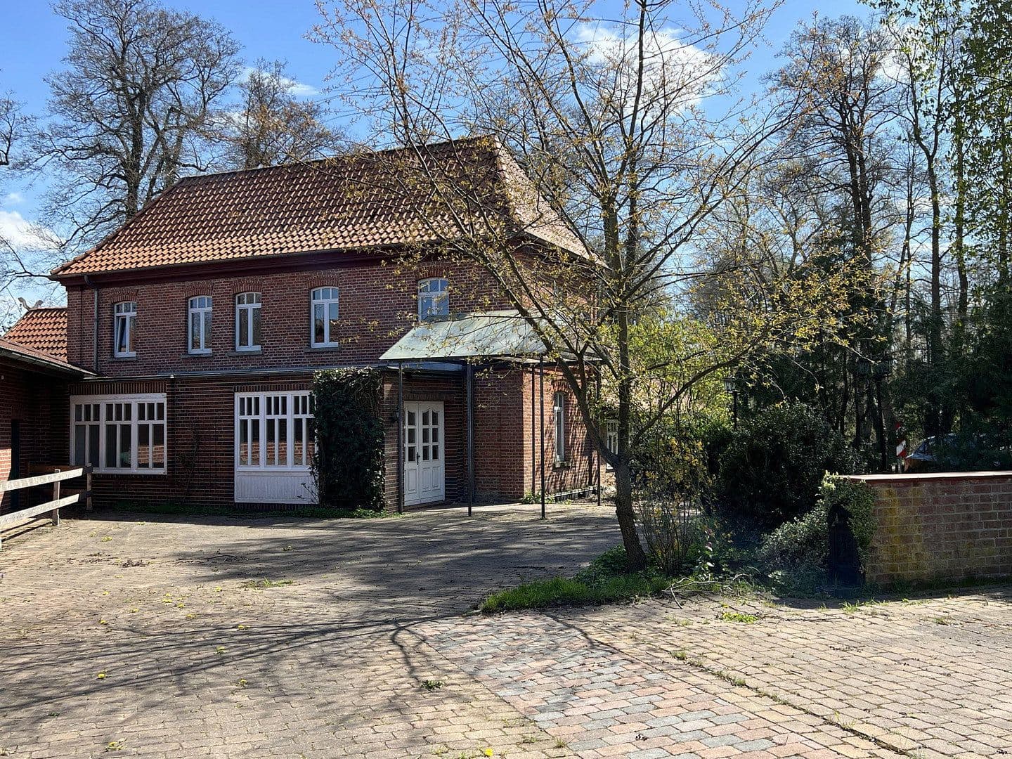Prodej domu 631 m², pozemek 2.767 m², Neustadt am Rübenberge, Dolní Sasko Prodej domu 631 m², pozemek 2.767 m², Neustadt am Rübenberge, Dolní Sasko