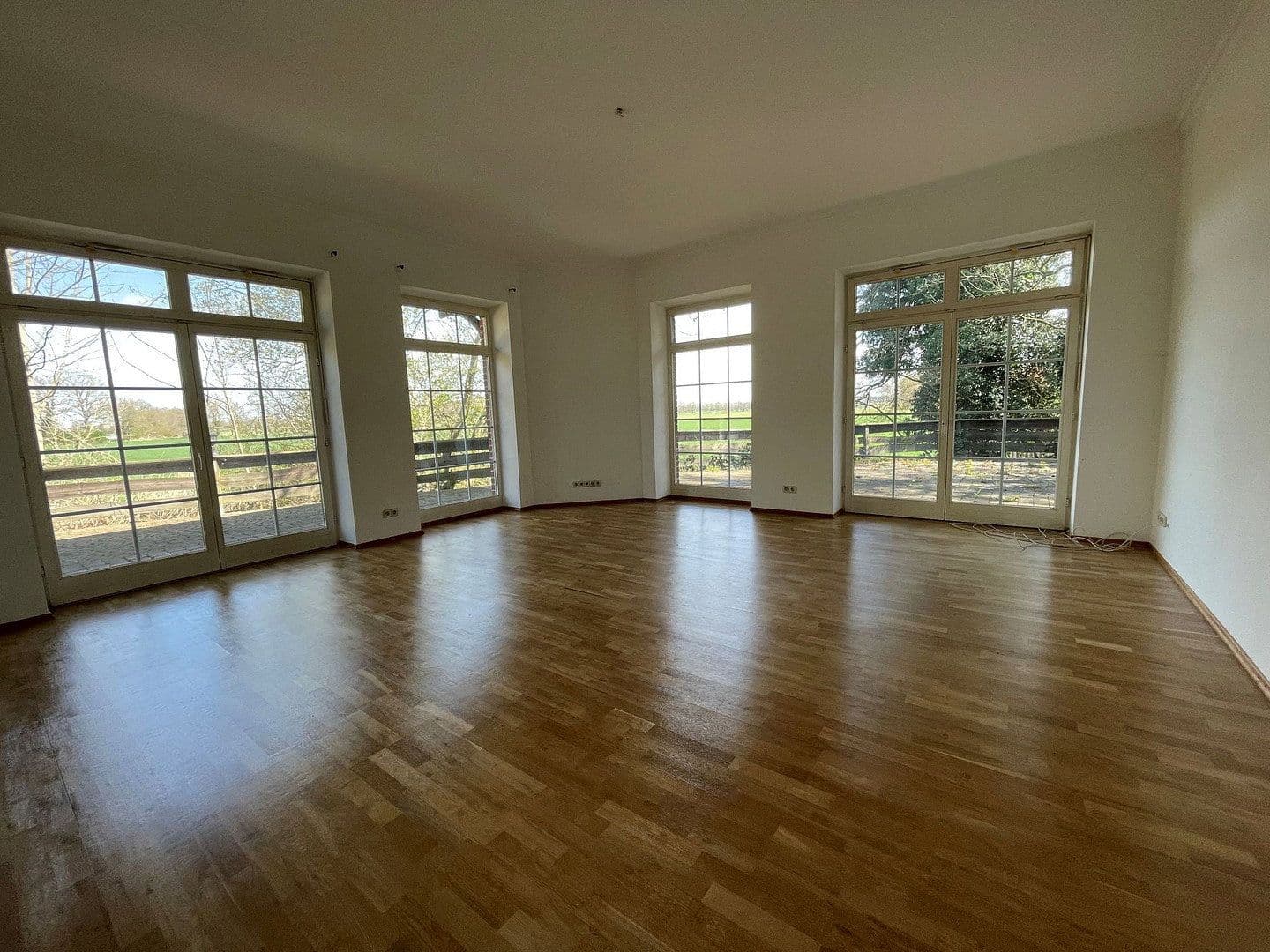 Prodej domu 631 m², pozemek 2.767 m², Neustadt am Rübenberge, Dolní Sasko Prodej domu 631 m², pozemek 2.767 m², Neustadt am Rübenberge, Dolní Sasko