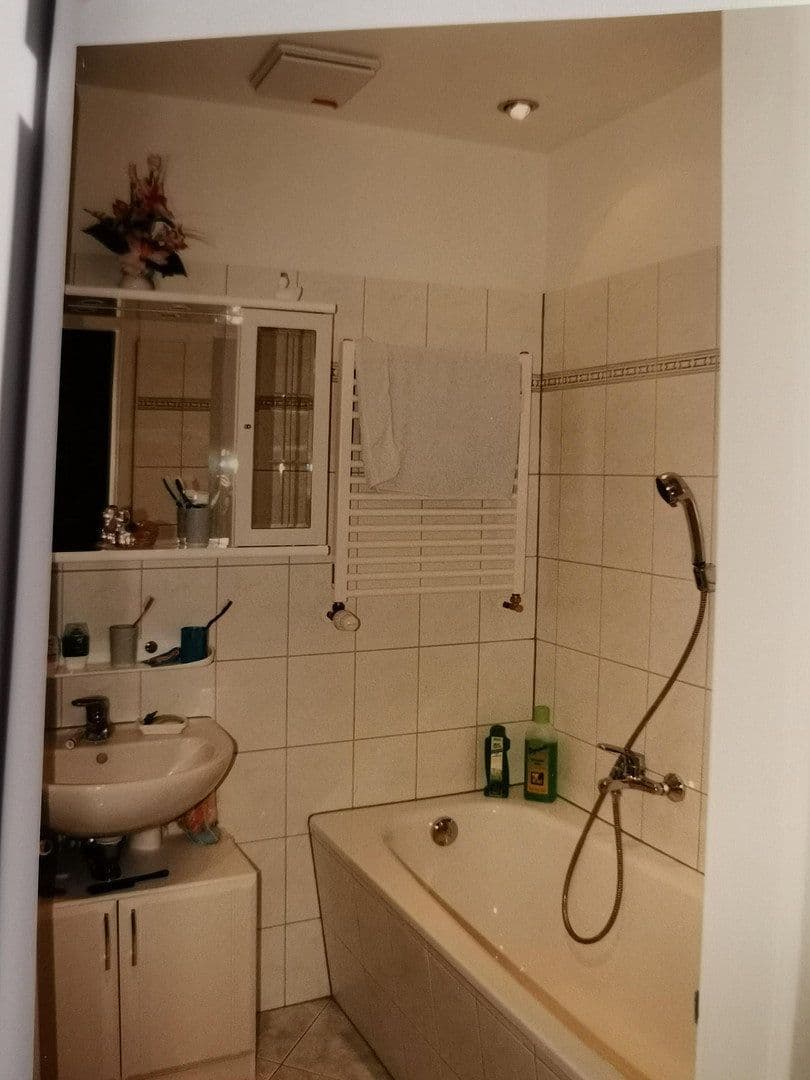Pronájem bytu 4+1 96 m², Robert-Koch-Straße 9, Erfurt, Durynsko Pronájem bytu 4+1 96 m², Robert-Koch-Straße 9, Erfurt, Durynsko