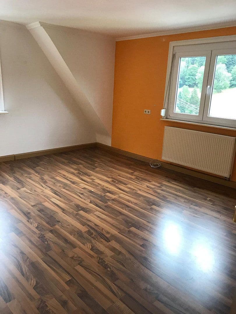 Pronájem bytu 3+1 68 m², Kirnbachstr. 79/1, Schramberg, Bádensko-Württembersko Pronájem bytu 3+1 68 m², Kirnbachstr. 79/1, Schramberg, Bádensko-Württembersko