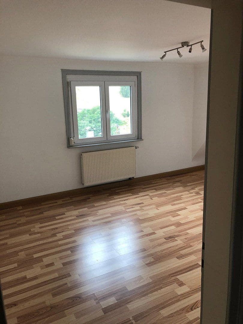 Pronájem bytu 3+1 68 m², Kirnbachstr. 79/1, Schramberg, Bádensko-Württembersko Pronájem bytu 3+1 68 m², Kirnbachstr. 79/1, Schramberg, Bádensko-Württembersko