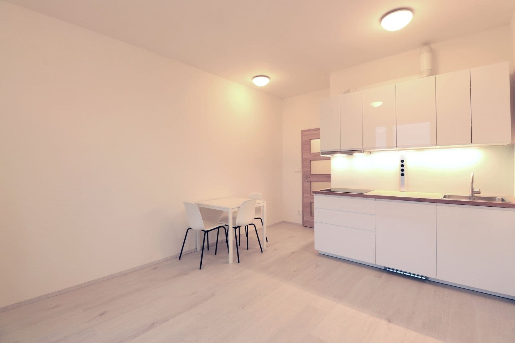Pronájem bytu 1+kk 25 m², Augustina Lukeše, Brandýs nad Labem-Stará Boleslav, Středočeský kraj Pronájem bytu 1+kk 25 m², Augustina Lukeše, Brandýs nad Labem-Stará Boleslav, Středočeský kraj