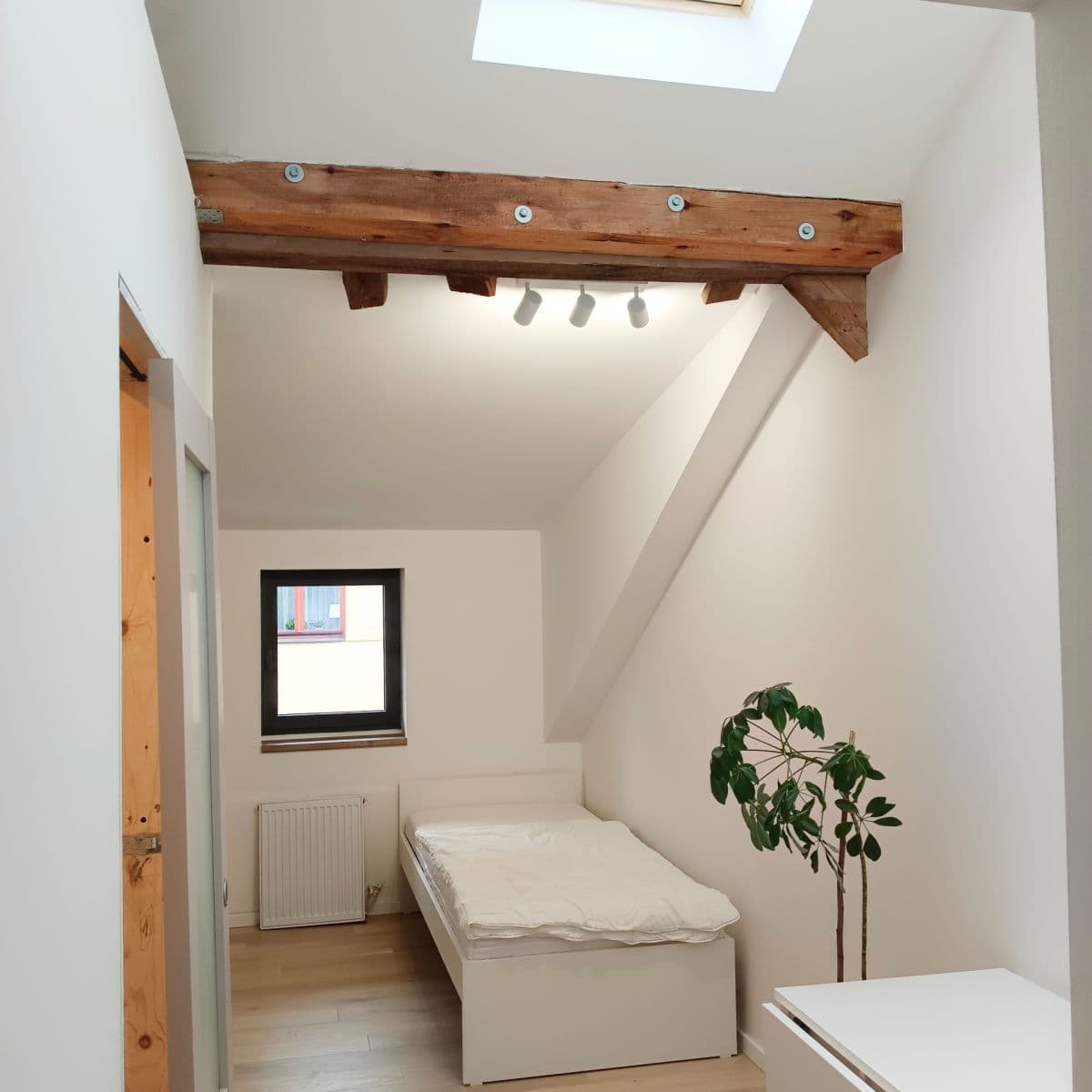 Pronájem bytu 1+kk 20 m², Pod Strašnickou vinicí, Praha, Praha Pronájem bytu 1+kk 20 m², Pod Strašnickou vinicí, Praha, Praha