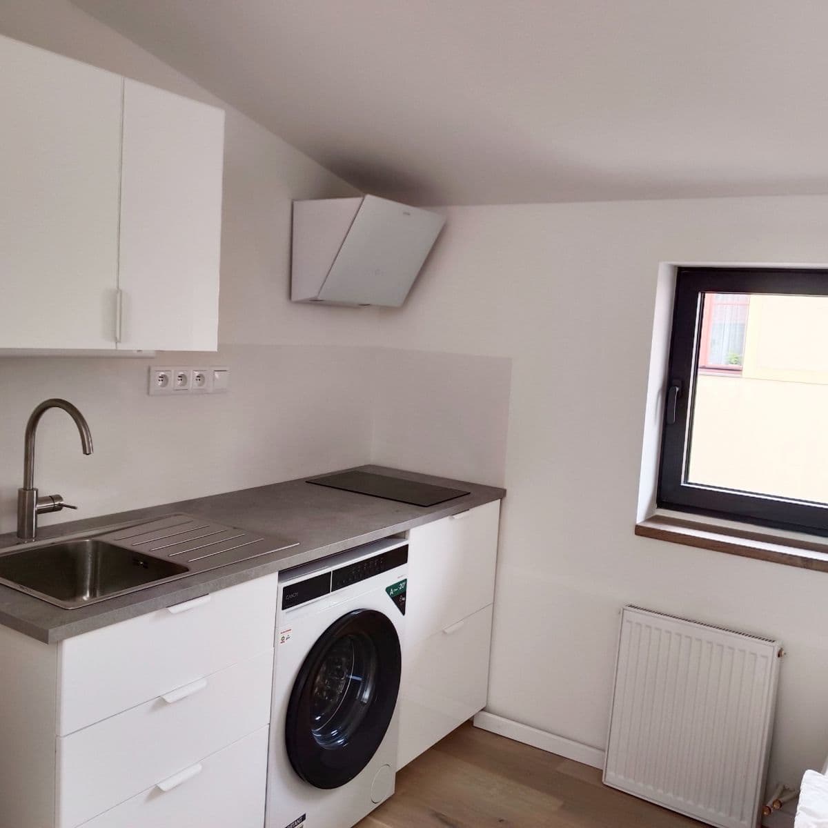 Pronájem bytu 1+kk 20 m², Pod Strašnickou vinicí, Praha, Praha Pronájem bytu 1+kk 20 m², Pod Strašnickou vinicí, Praha, Praha