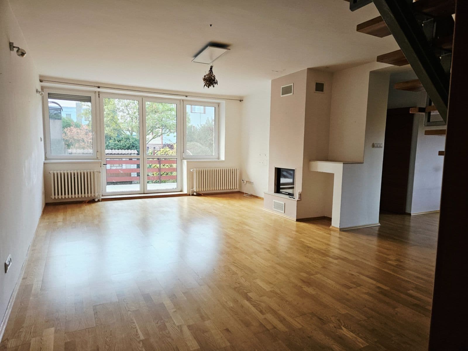 Pronájem domu 193 m², pozemek 120 m², Adélčina, Praha, Praha Pronájem domu 193 m², pozemek 120 m², Adélčina, Praha, Praha