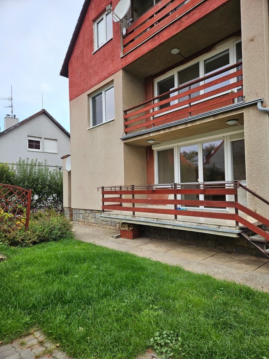 Pronájem domu 193 m², pozemek 120 m², Adélčina, Praha, Praha Pronájem domu 193 m², pozemek 120 m², Adélčina, Praha, Praha