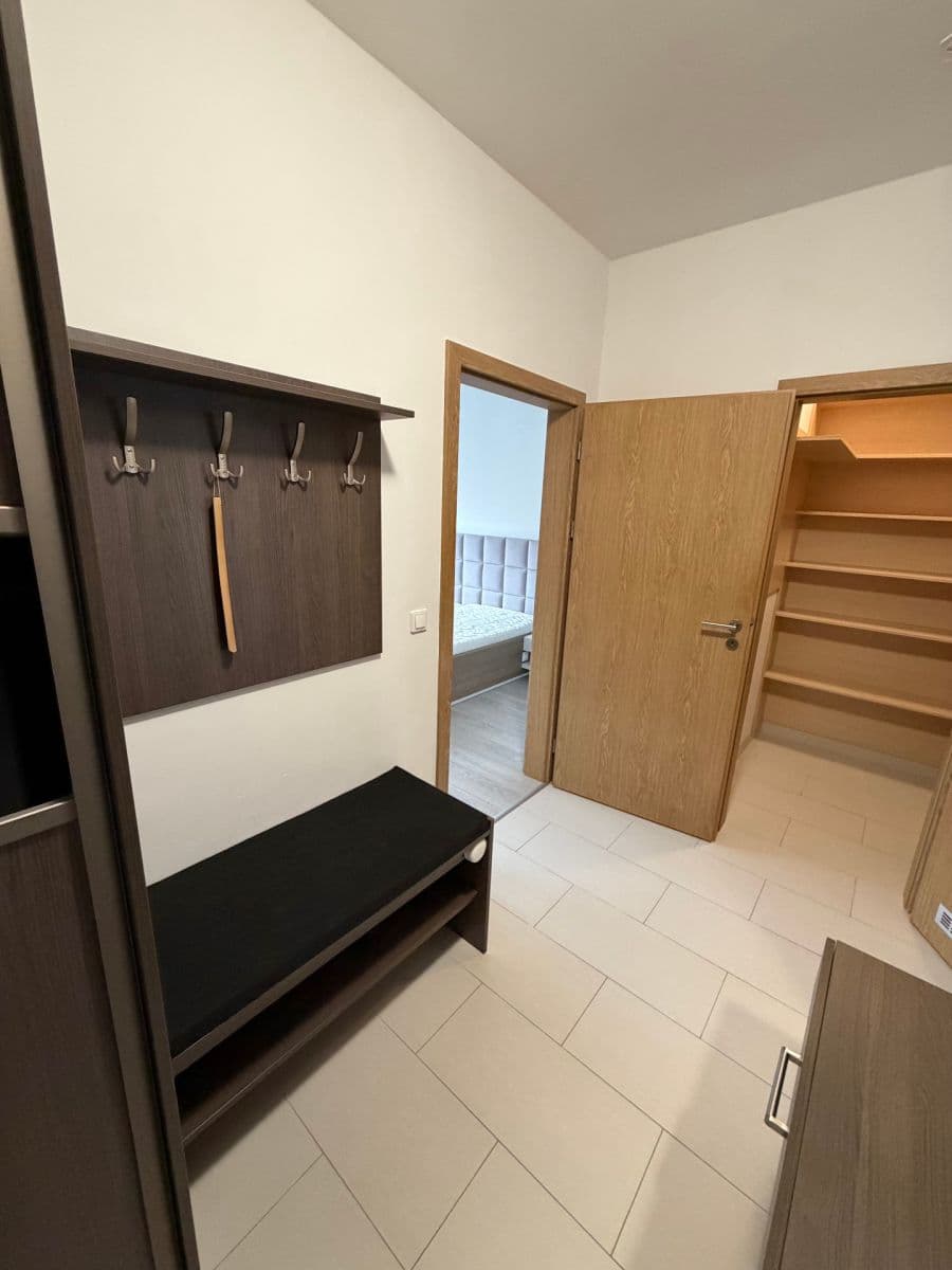 Pronájem bytu 2+kk 68 m², Hornoměcholupská, Praha, Praha Pronájem bytu 2+kk 68 m², Hornoměcholupská, Praha, Praha