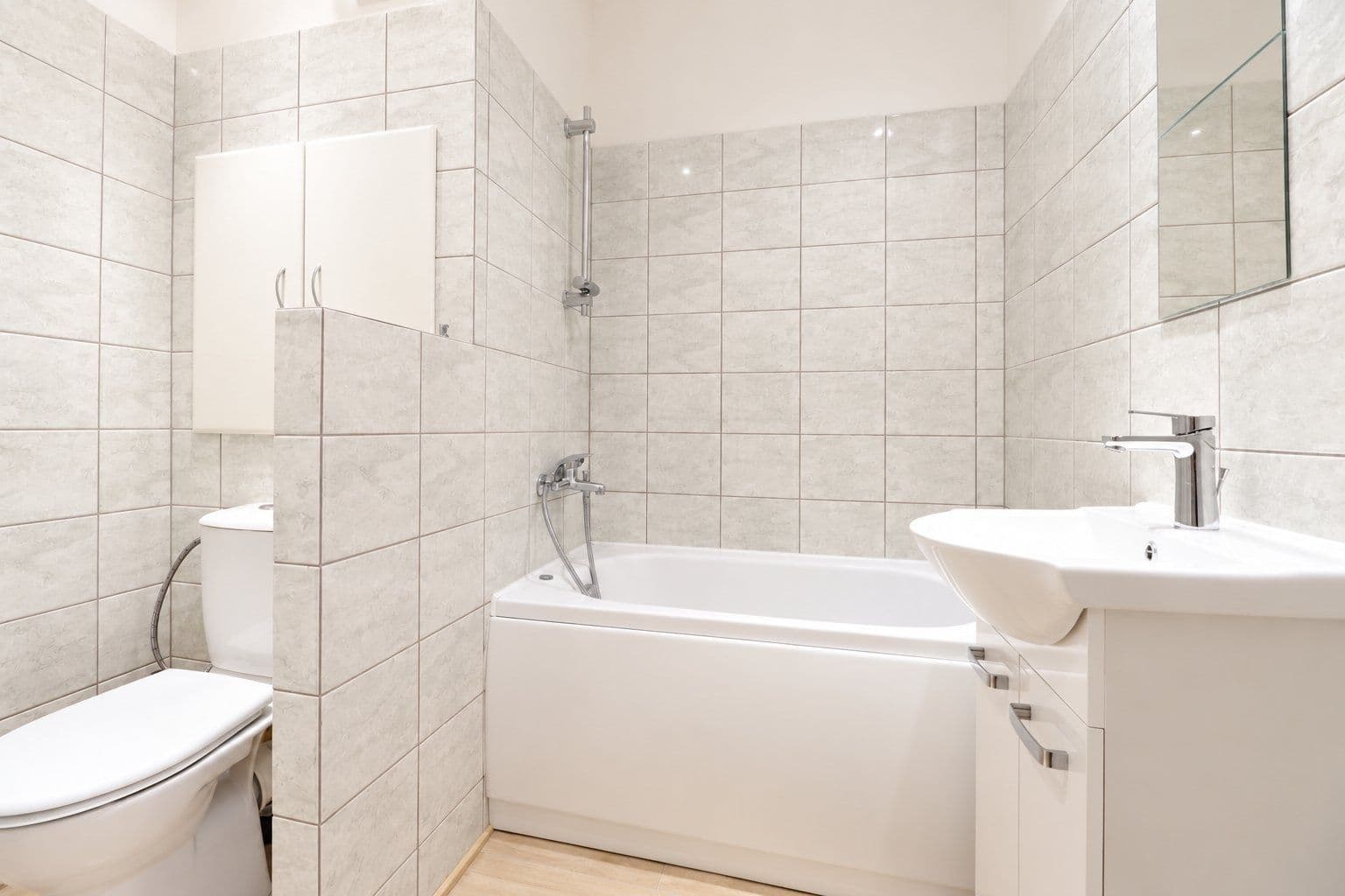 Pronájem bytu 1+1 30 m², Krynická, Praha, Praha Pronájem bytu 1+1 30 m², Krynická, Praha, Praha