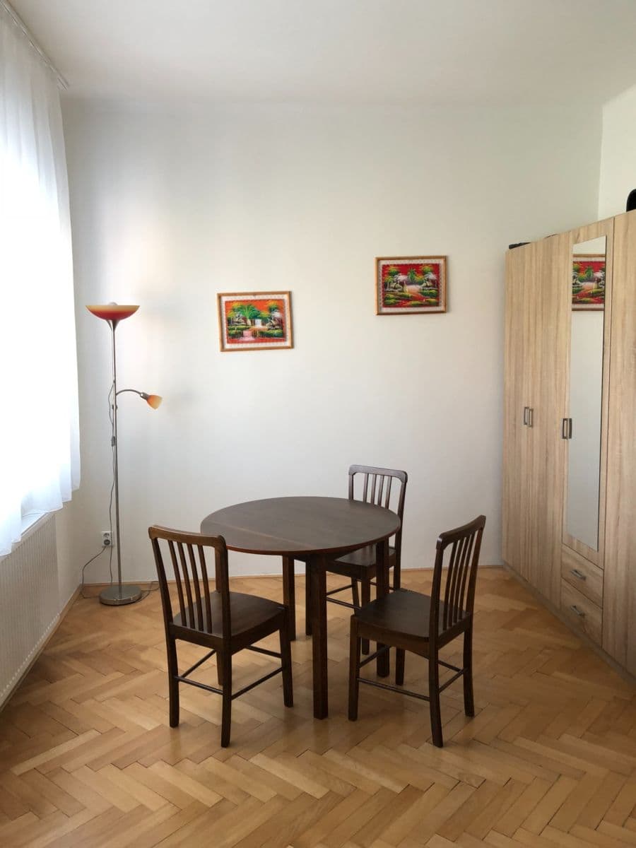 Prodej bytu 2+kk 42 m², Hodonínská, Praha, Praha Prodej bytu 2+kk 42 m², Hodonínská, Praha, Praha