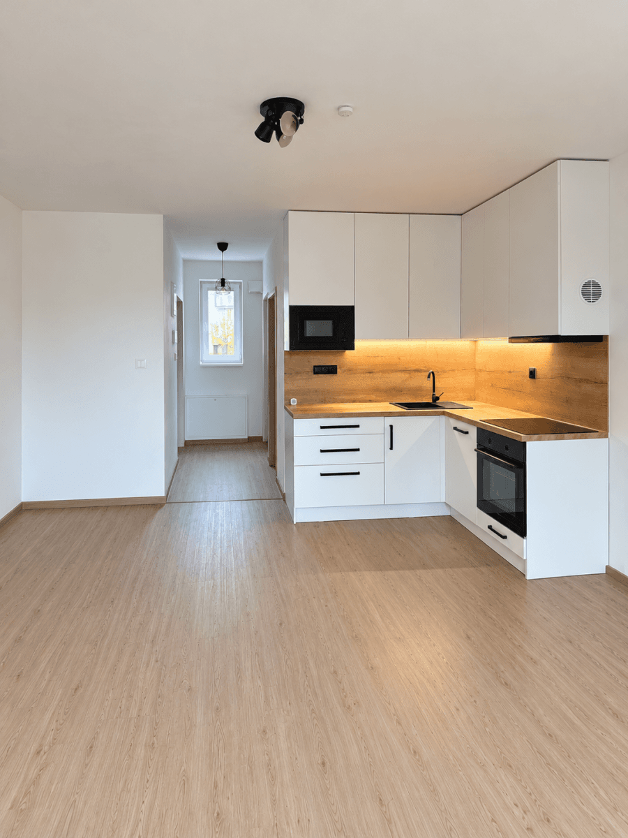 Pronájem bytu 1+kk 29 m², Faměrovo náměstí, Brno, Jihomoravský kraj Pronájem bytu 1+kk 29 m², Faměrovo náměstí, Brno, Jihomoravský kraj
