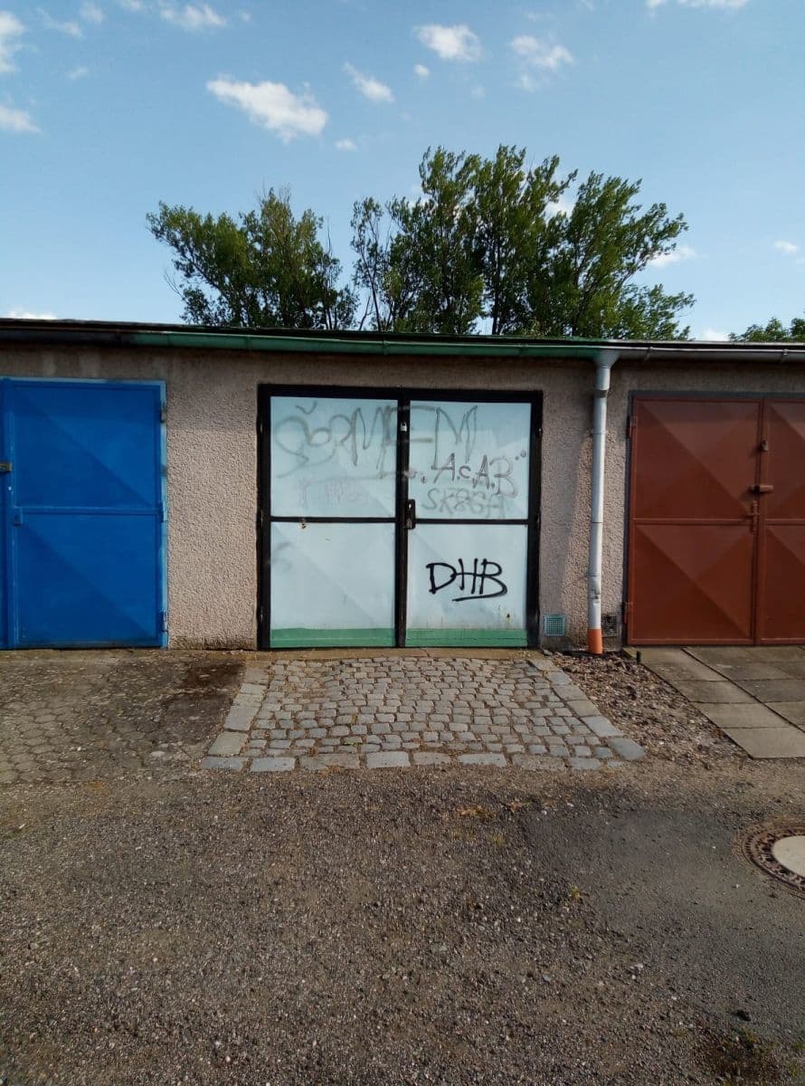 Prodej garáže 19 m², Bavlnářská, Jaroměř, Královéhradecký kraj Prodej garáže 19 m², Bavlnářská, Jaroměř, Královéhradecký kraj