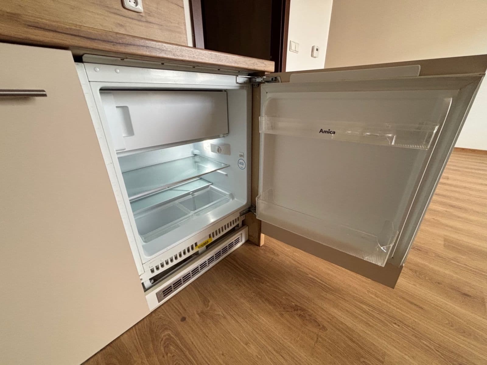Pronájem bytu 1+kk 33 m², Uherova, Chýně, Středočeský kraj Pronájem bytu 1+kk 33 m², Uherova, Chýně, Středočeský kraj