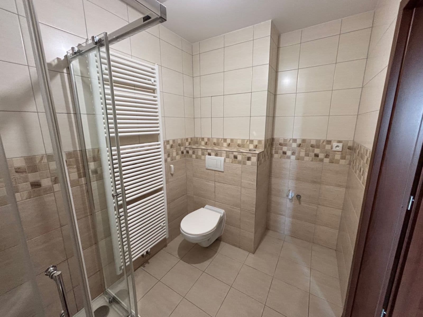 Pronájem bytu 1+kk 33 m², Uherova, Chýně, Středočeský kraj Pronájem bytu 1+kk 33 m², Uherova, Chýně, Středočeský kraj