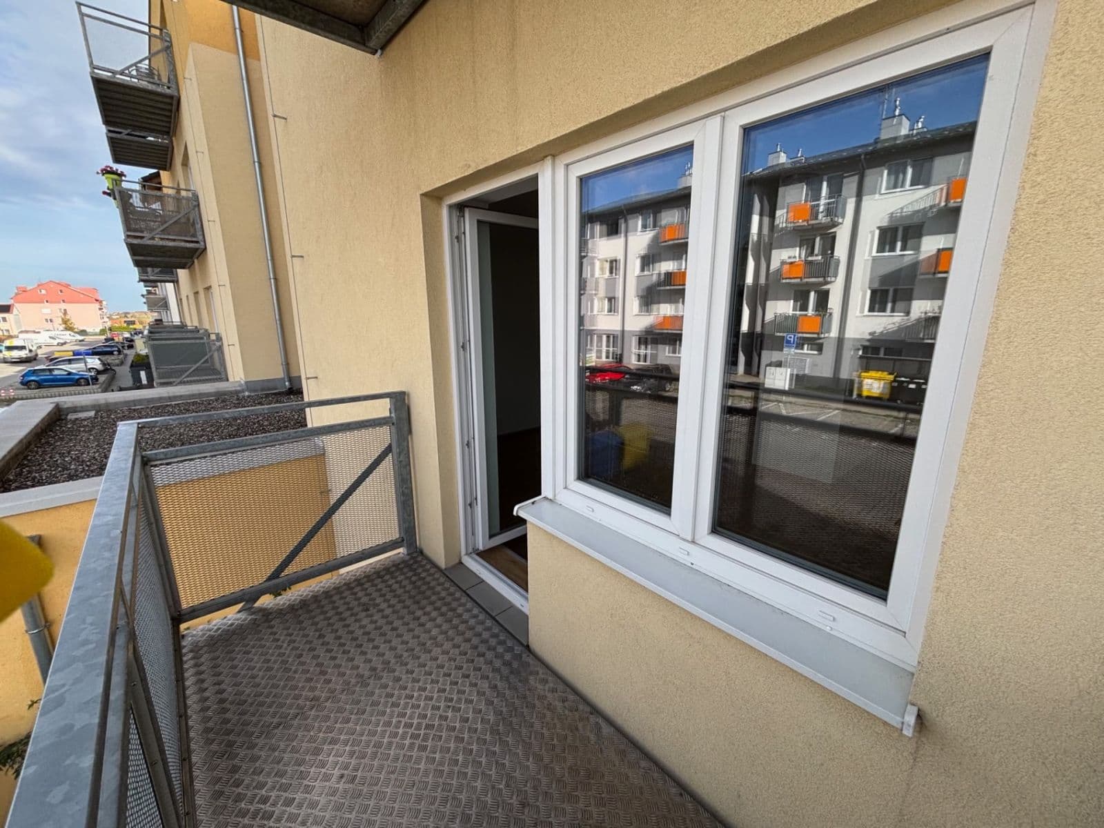 Pronájem bytu 1+kk 33 m², Uherova, Chýně, Středočeský kraj Pronájem bytu 1+kk 33 m², Uherova, Chýně, Středočeský kraj