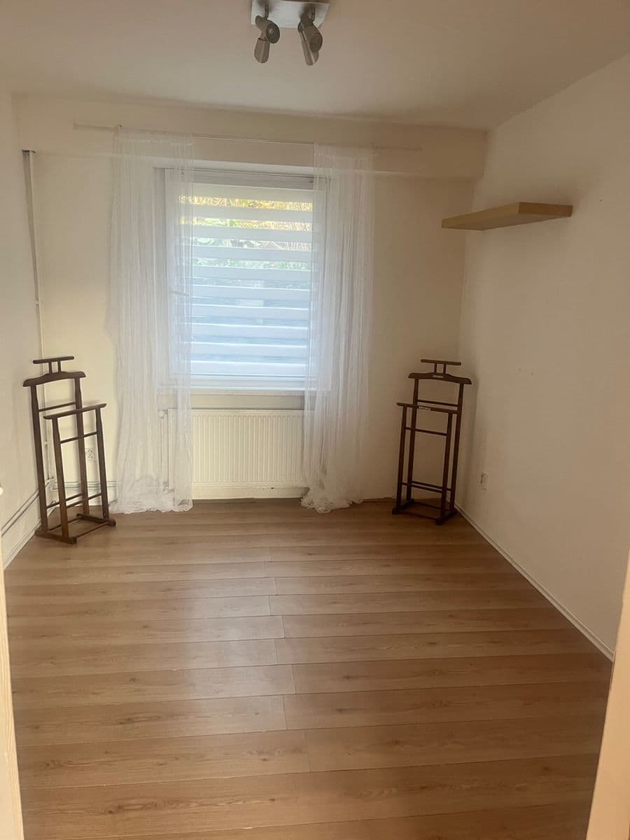 Pronájem bytu 2+1 60 m², Pod Hájem, Králův Dvůr, Středočeský kraj Pronájem bytu 2+1 60 m², Pod Hájem, Králův Dvůr, Středočeský kraj