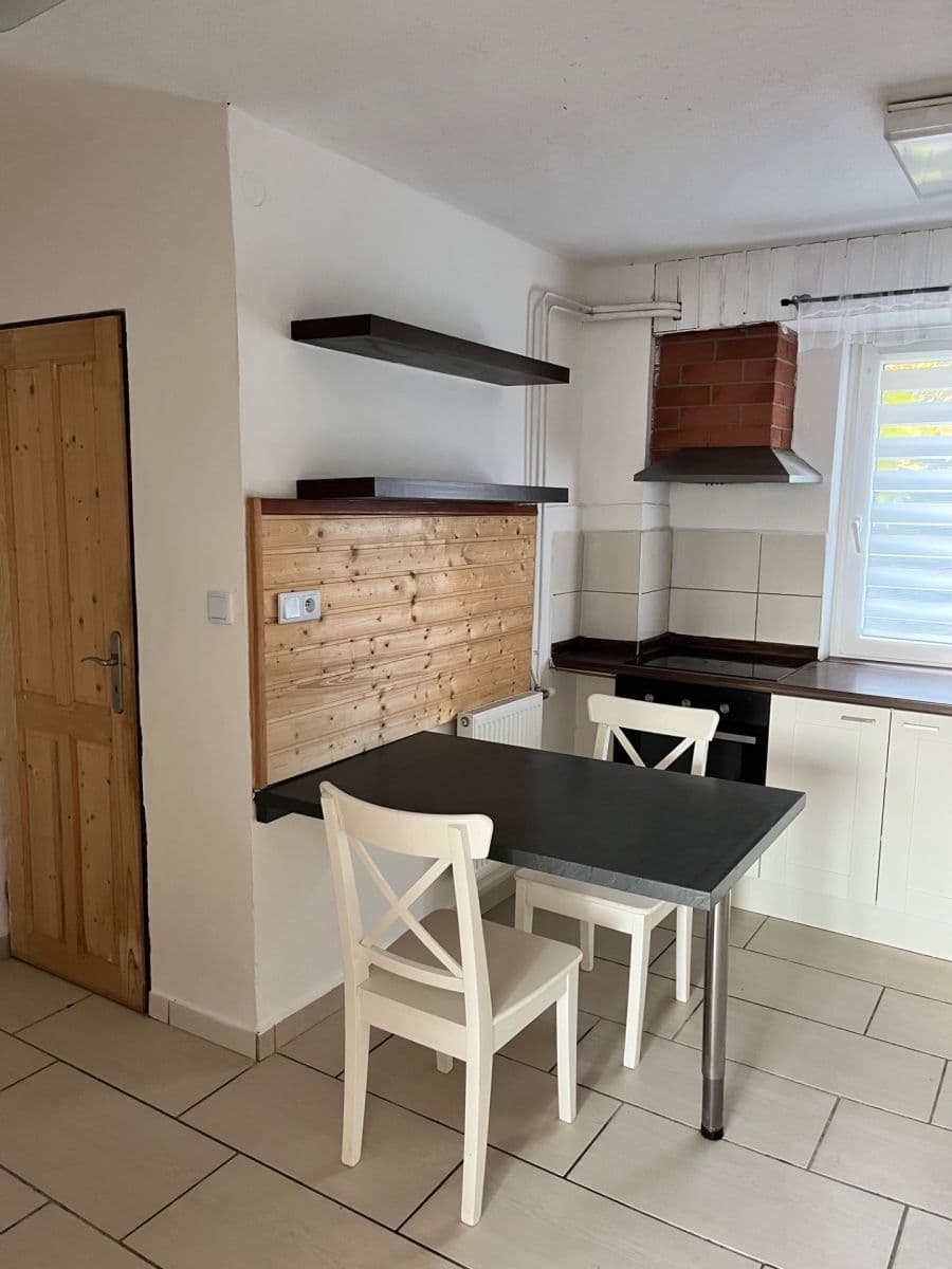 Pronájem bytu 2+1 60 m², Pod Hájem, Králův Dvůr, Středočeský kraj Pronájem bytu 2+1 60 m², Pod Hájem, Králův Dvůr, Středočeský kraj