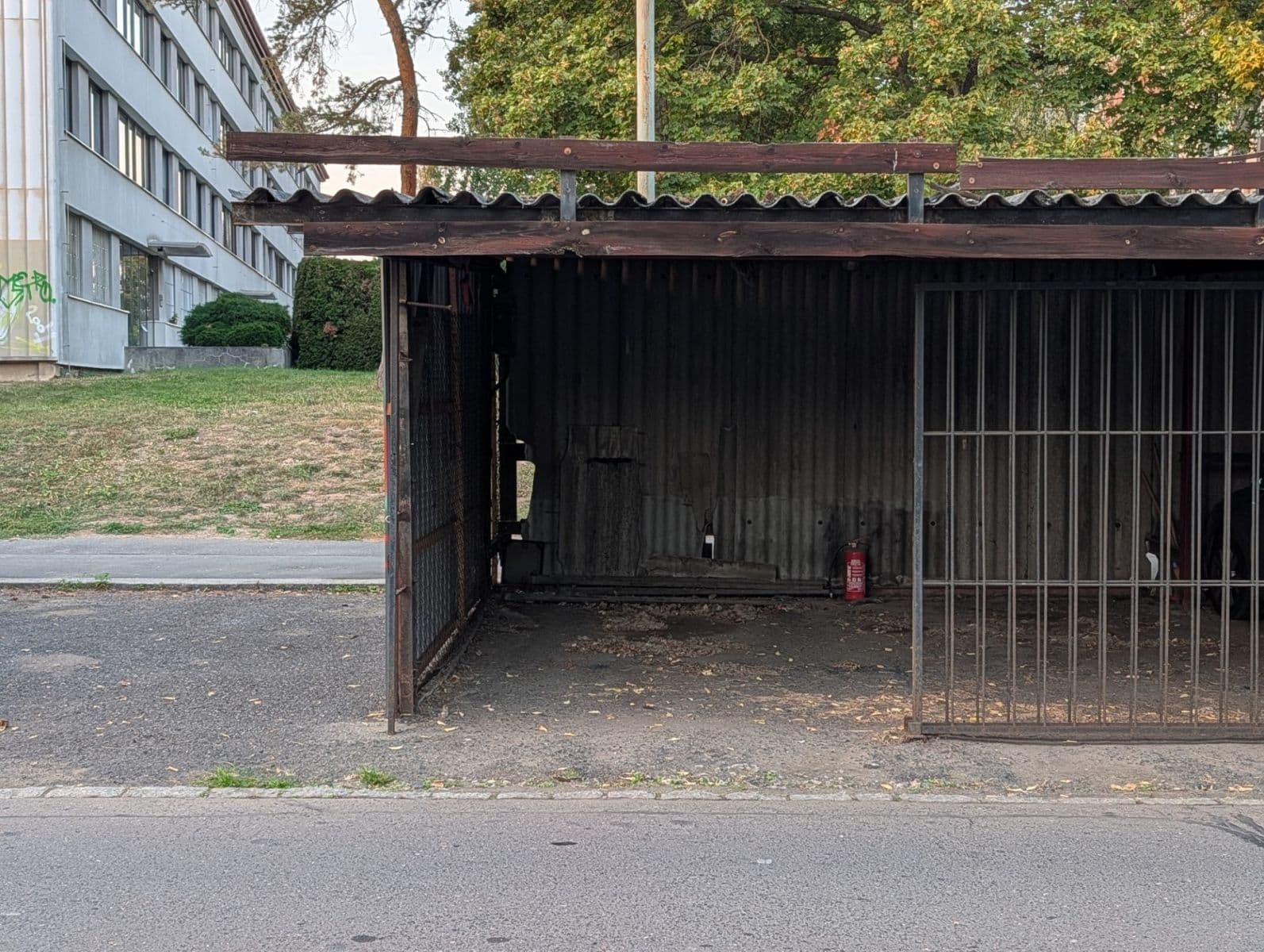 Prodej garáže 11 m², V rovinách, Praha, Praha Prodej garáže 11 m², V rovinách, Praha, Praha