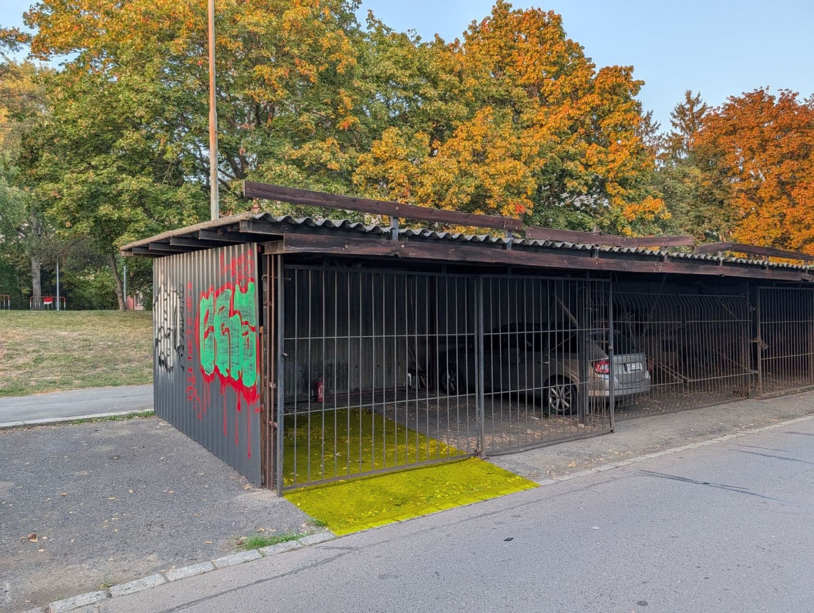 Prodej garáže 11 m², V rovinách, Praha, Praha Prodej garáže 11 m², V rovinách, Praha, Praha