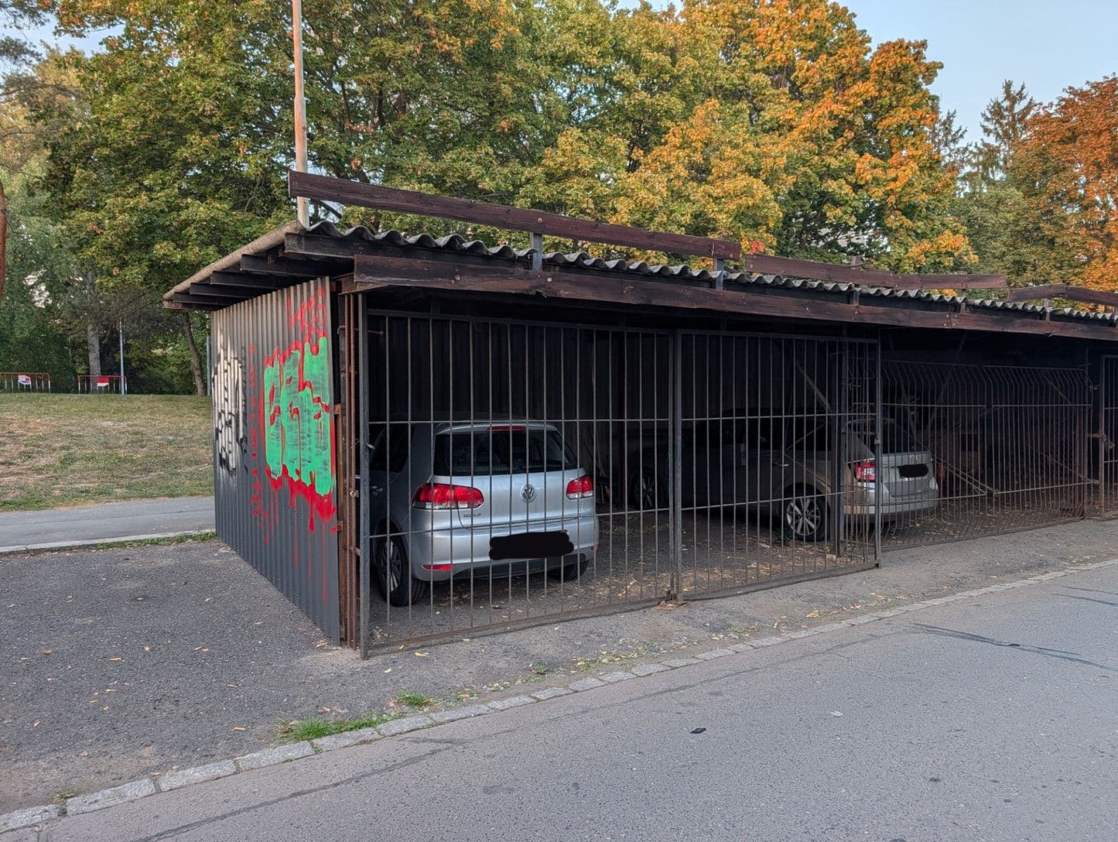Prodej garáže 11 m², V rovinách, Praha, Praha Prodej garáže 11 m², V rovinách, Praha, Praha