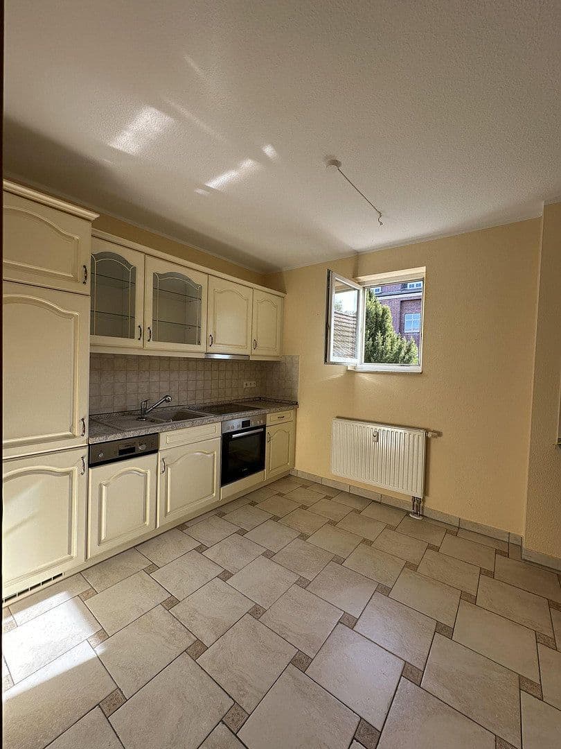 Pronájem bytu 3+1 87 m², Sickingenstraße 5, Magdeburg, Sasko-Anhaltsko Pronájem bytu 3+1 87 m², Sickingenstraße 5, Magdeburg, Sasko-Anhaltsko
