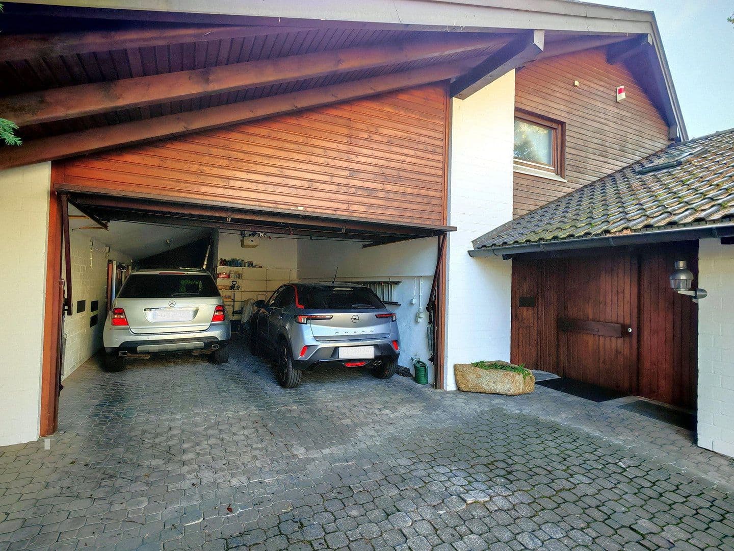 Prodej domu 200 m², pozemek 871 m², Seerosenstr. 1, Fürth, Bavorsko Prodej domu 200 m², pozemek 871 m², Seerosenstr. 1, Fürth, Bavorsko