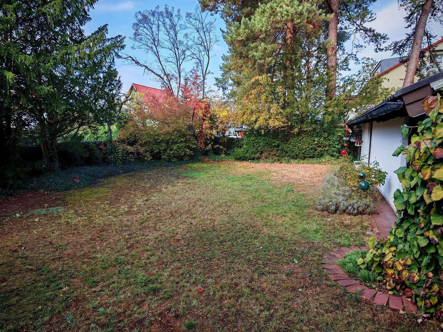 Prodej domu 200 m², pozemek 871 m², Seerosenstr. 1, Fürth, Bavorsko Prodej domu 200 m², pozemek 871 m², Seerosenstr. 1, Fürth, Bavorsko