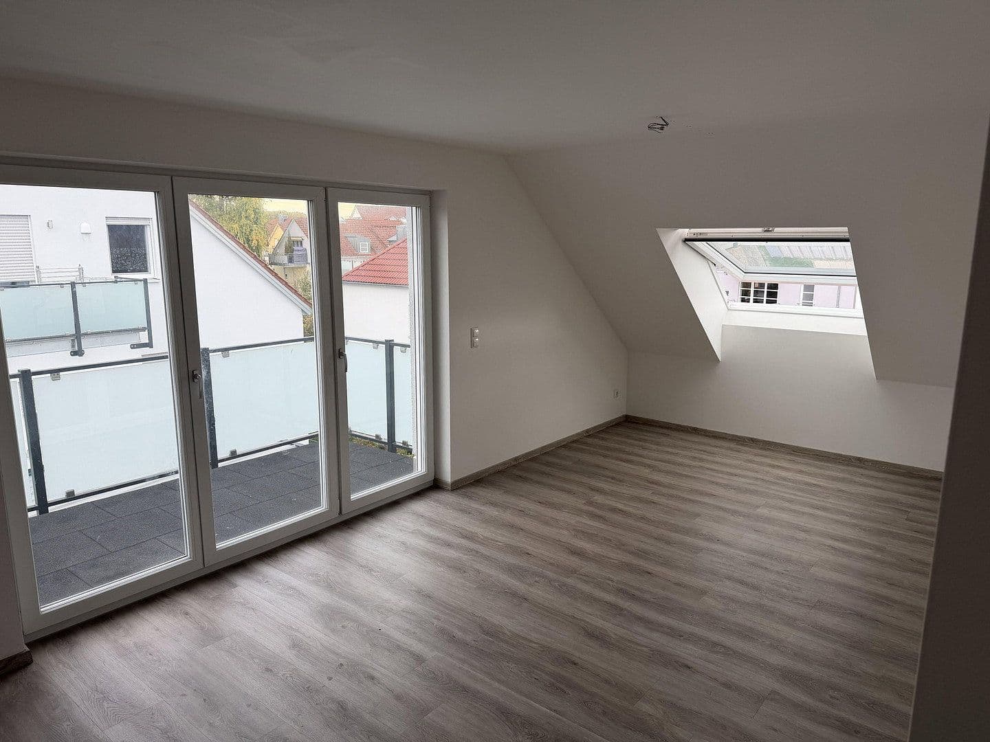 Pronájem bytu 2+1 63 m², Schrobenhausener Str. 32, Ingolstadt, Bavorsko Pronájem bytu 2+1 63 m², Schrobenhausener Str. 32, Ingolstadt, Bavorsko