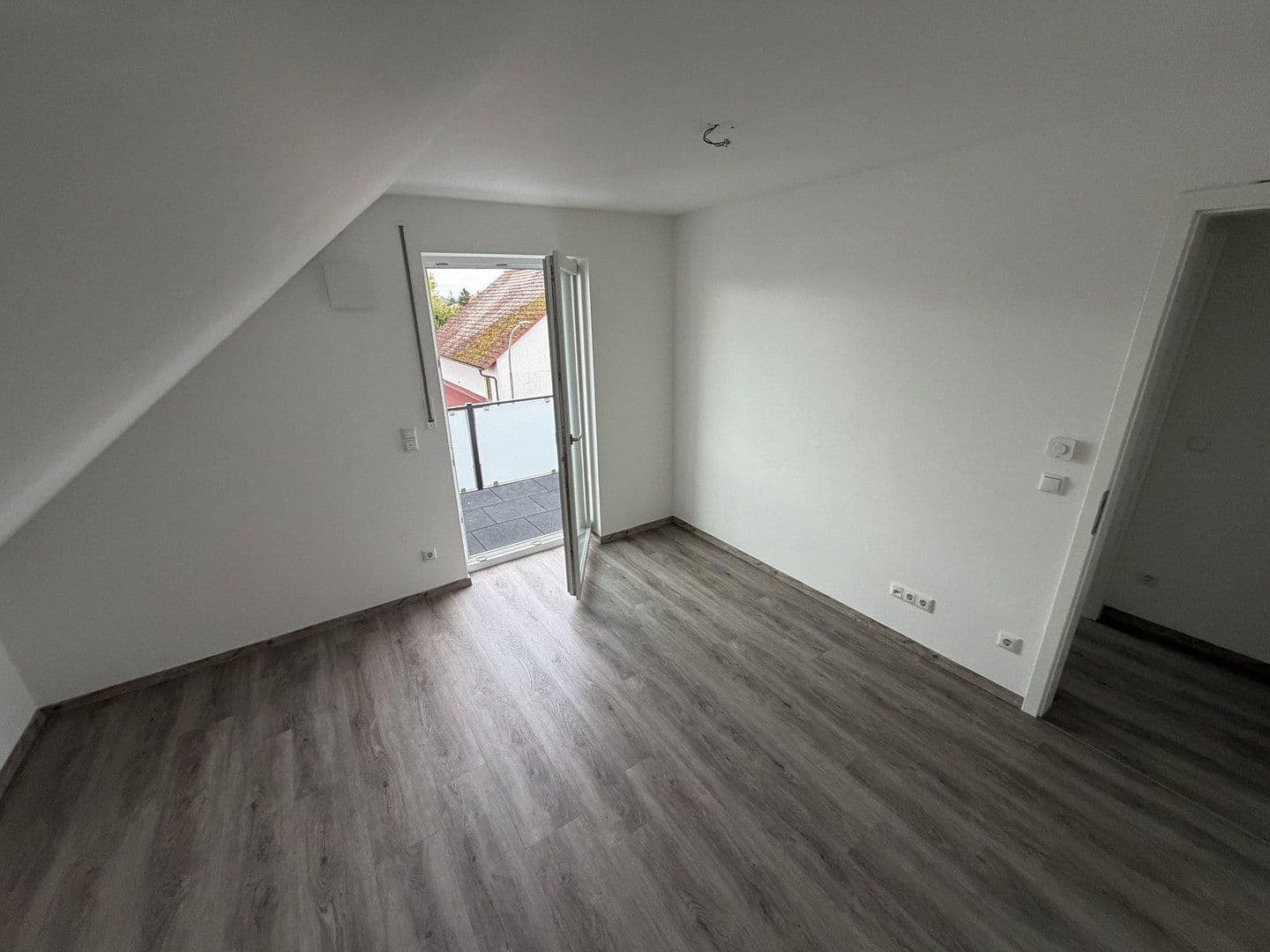 Pronájem bytu 2+1 63 m², Schrobenhausener Str. 32, Ingolstadt, Bavorsko Pronájem bytu 2+1 63 m², Schrobenhausener Str. 32, Ingolstadt, Bavorsko