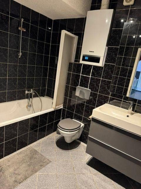 Prodej bytu 3+1 80 m², Florastraße 10, Duisburg, Severní Porýní-Vestfálsko Prodej bytu 3+1 80 m², Florastraße 10, Duisburg, Severní Porýní-Vestfálsko