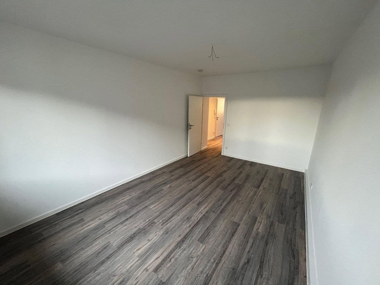 Pronájem bytu 2+1 50 m², Jahnstraße 96, Düsseldorf, Severní Porýní-Vestfálsko Pronájem bytu 2+1 50 m², Jahnstraße 96, Düsseldorf, Severní Porýní-Vestfálsko