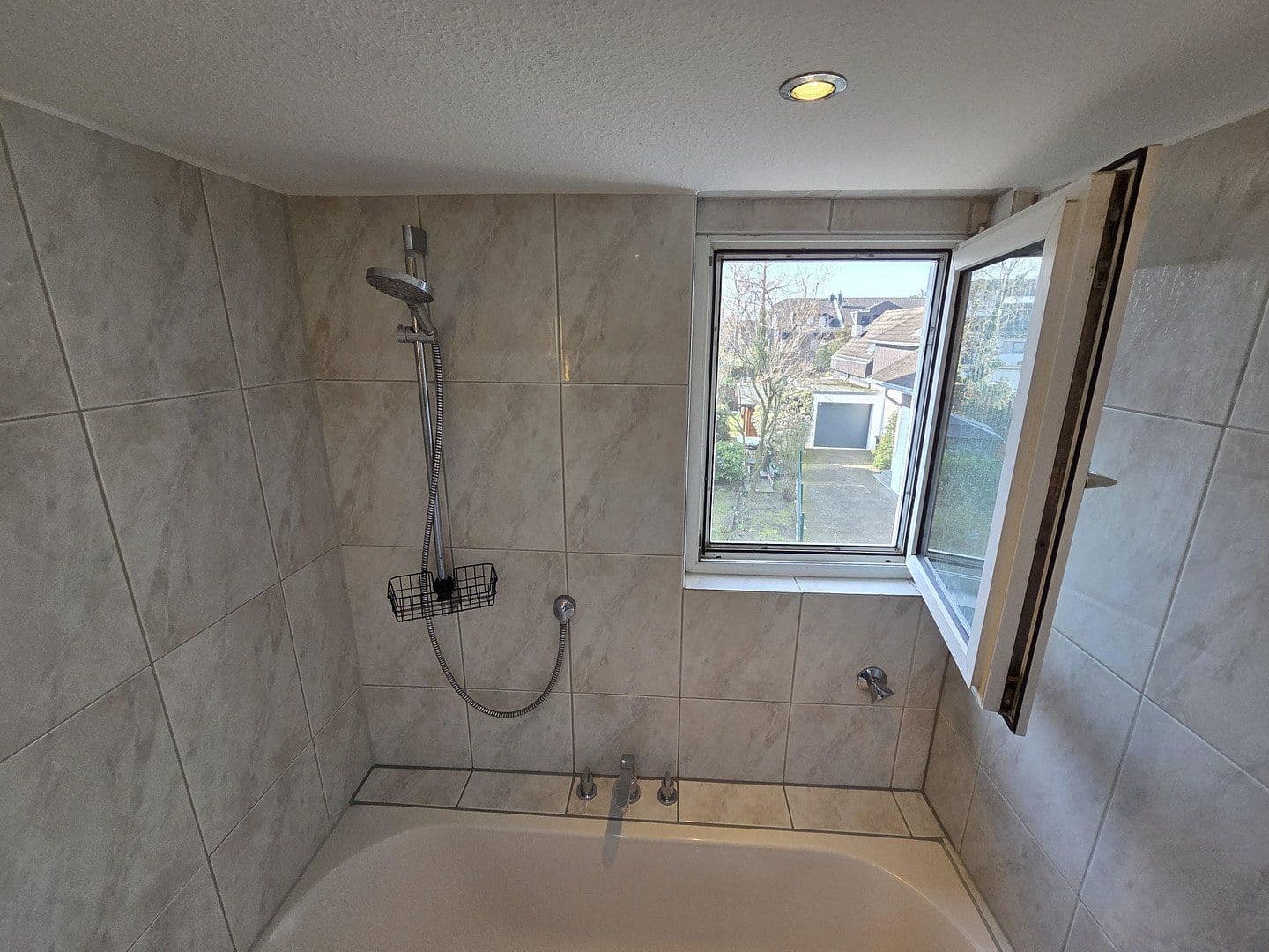 Prodej bytu 3+1 94 m², Düsseldorfer Straße 13, Meerbusch, Severní Porýní-Vestfálsko Prodej bytu 3+1 94 m², Düsseldorfer Straße 13, Meerbusch, Severní Porýní-Vestfálsko