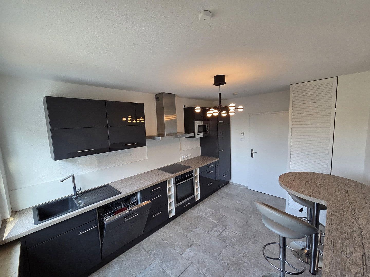 Prodej bytu 3+1 94 m², Düsseldorfer Straße 13, Meerbusch, Severní Porýní-Vestfálsko Prodej bytu 3+1 94 m², Düsseldorfer Straße 13, Meerbusch, Severní Porýní-Vestfálsko