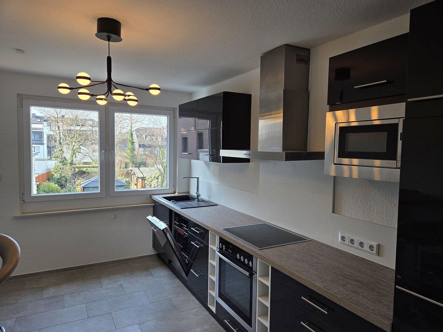 Prodej bytu 3+1 94 m², Düsseldorfer Straße 13, Meerbusch, Severní Porýní-Vestfálsko Prodej bytu 3+1 94 m², Düsseldorfer Straße 13, Meerbusch, Severní Porýní-Vestfálsko